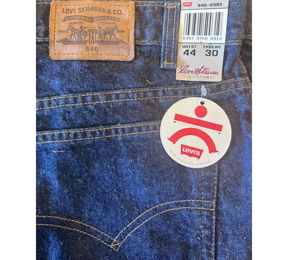 Vintage New Levi's Levi Signature Jeans Mens 44X30 540 Relaxed Fit Denim 1993